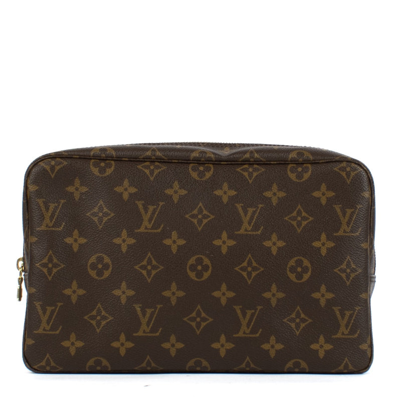 Shop safe online at Labellov in Antwerp, Brussels and Knokke this 100% authentic second hand Louis Vuitton Monogram Toilet Pouch GM