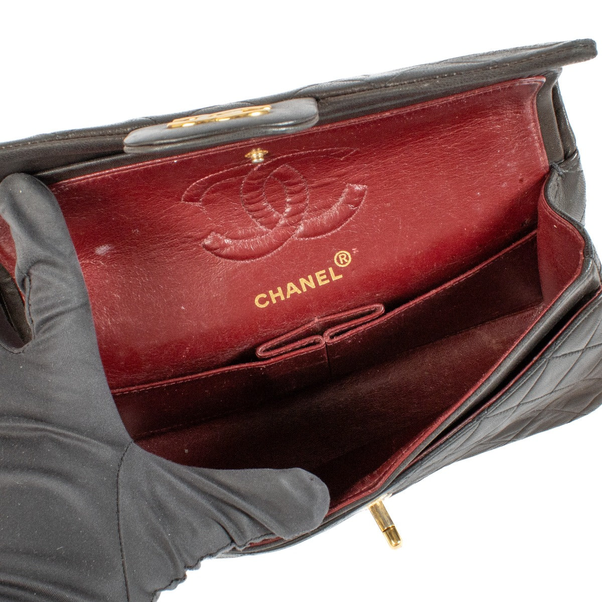 Shop safe online at Labellov in Antwerp, Brussels and Knokke this 100% authentic second hand Chanel Black Lambskin Small Classic Flap Bag
