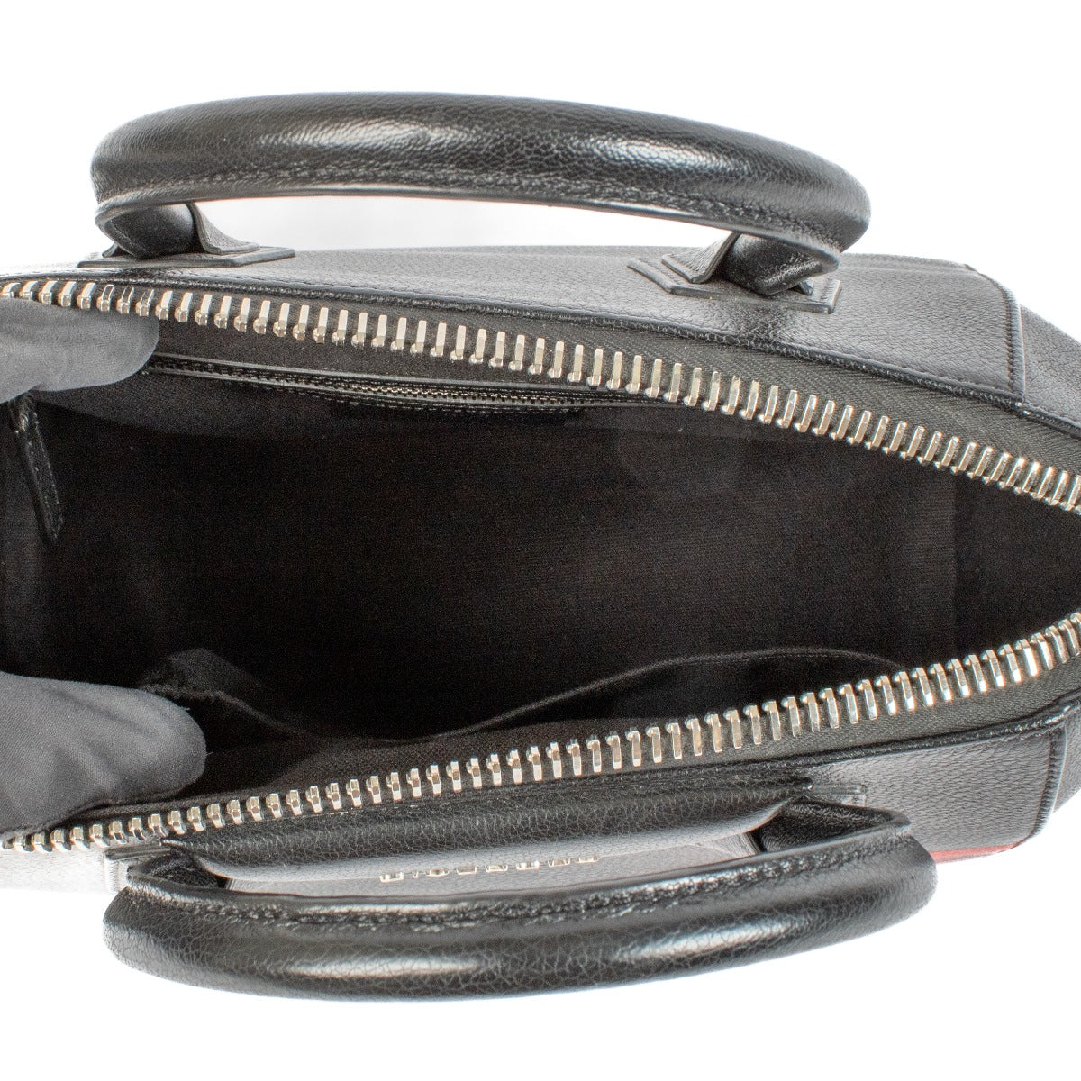 Shop safe online at Labellov in Antwerp, Brussels and Knokke this 100% authentic second hand Givenchy Black Leather Small Striped Antigona Bag