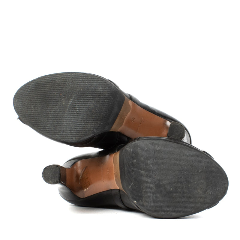 Shop 100% authentic Alaïa Heels Black - Size 36 at Labellov.com.