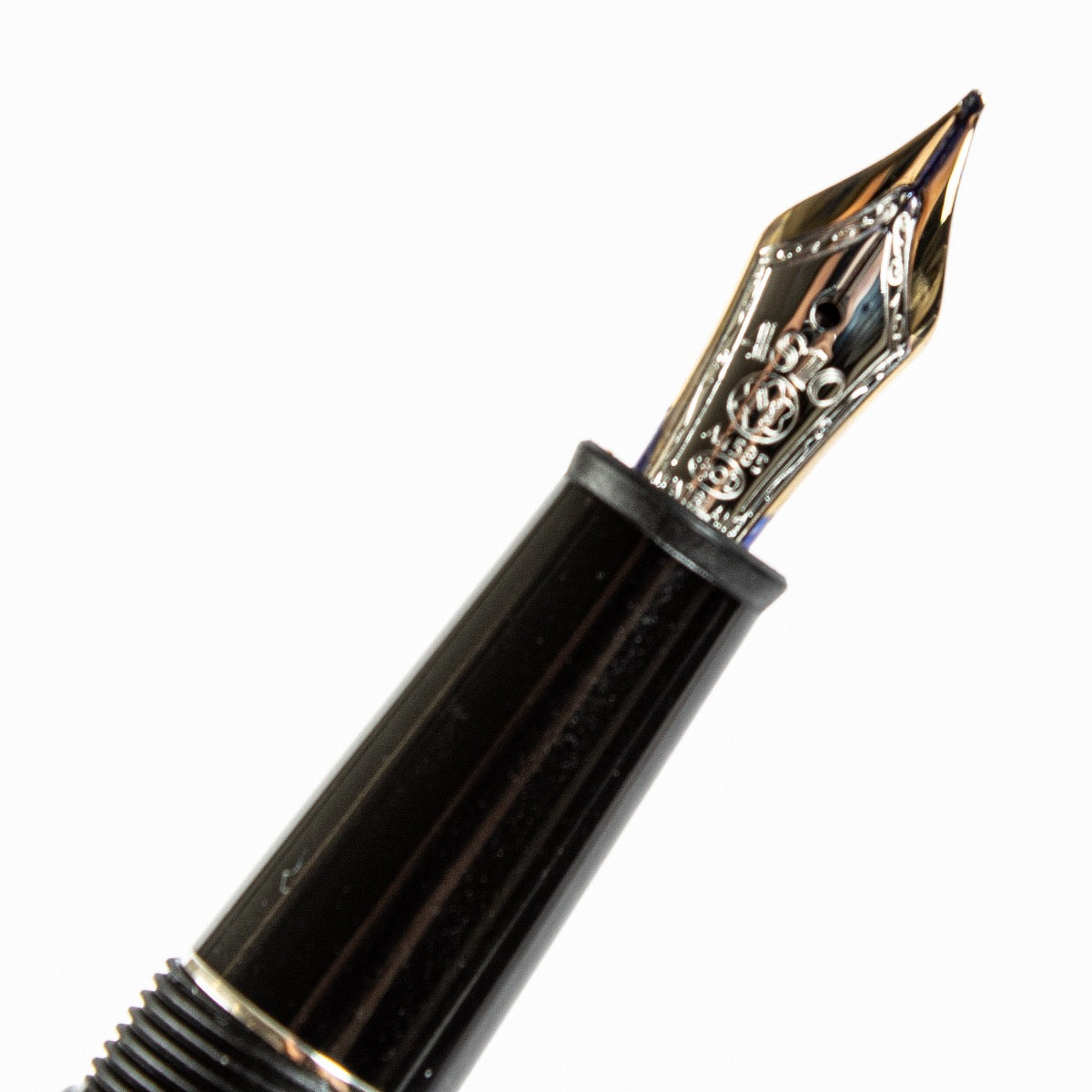 Authentic second hand Montblanc Black Meisterstuck Fountain Pen on Labellov.com