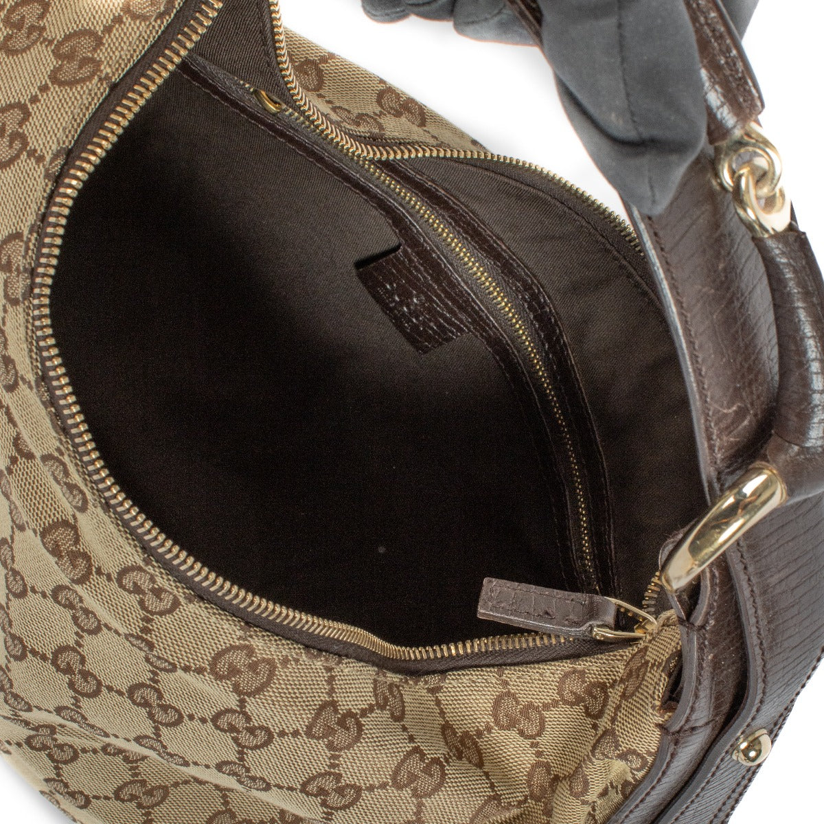 Shop 100% authentic second hand Gucci GG Canvas Shoulder Bag on Labellov.com