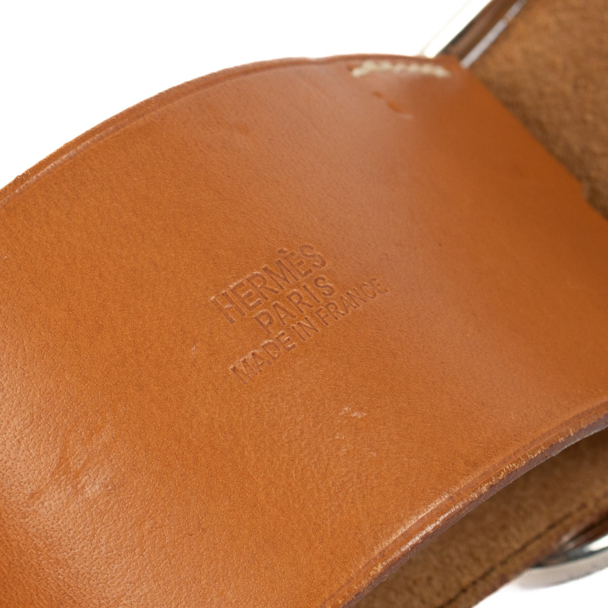 Shop 100% authentic secondhand Hermès Camel Leather Bracelet on Labellov.com