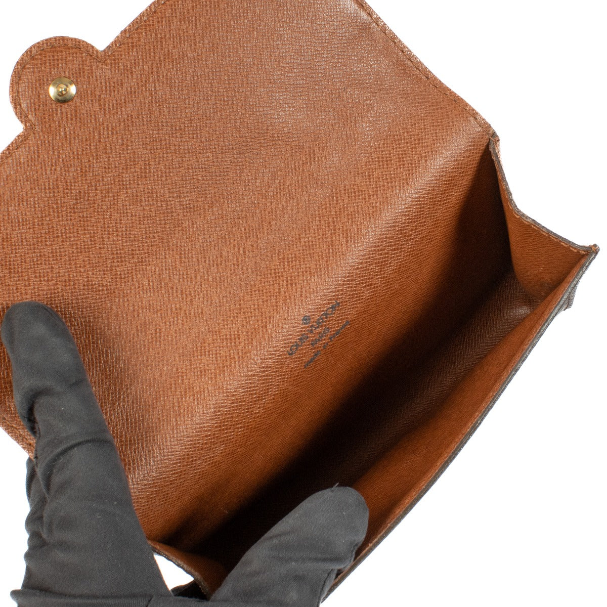 Shop safe online at Labellov in Antwerp, Brussels and Knokke this 100% authentic second hand Louis Vuitton Monogram Belt Bag