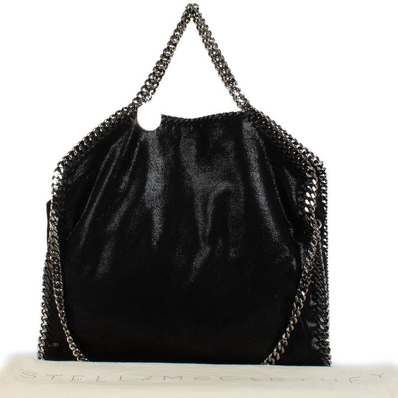 Shop safe online at Labellov in Antwerp, Brussels and Knokke this 100% authentic second hand Stella McCartney Black Falabella Bag