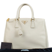 Shop safe online at Labellov in Antwerp, Brussels and Knokke this 100% authentic second hand Prada Talco Saffiano Lux Galleria Top Handle Bag