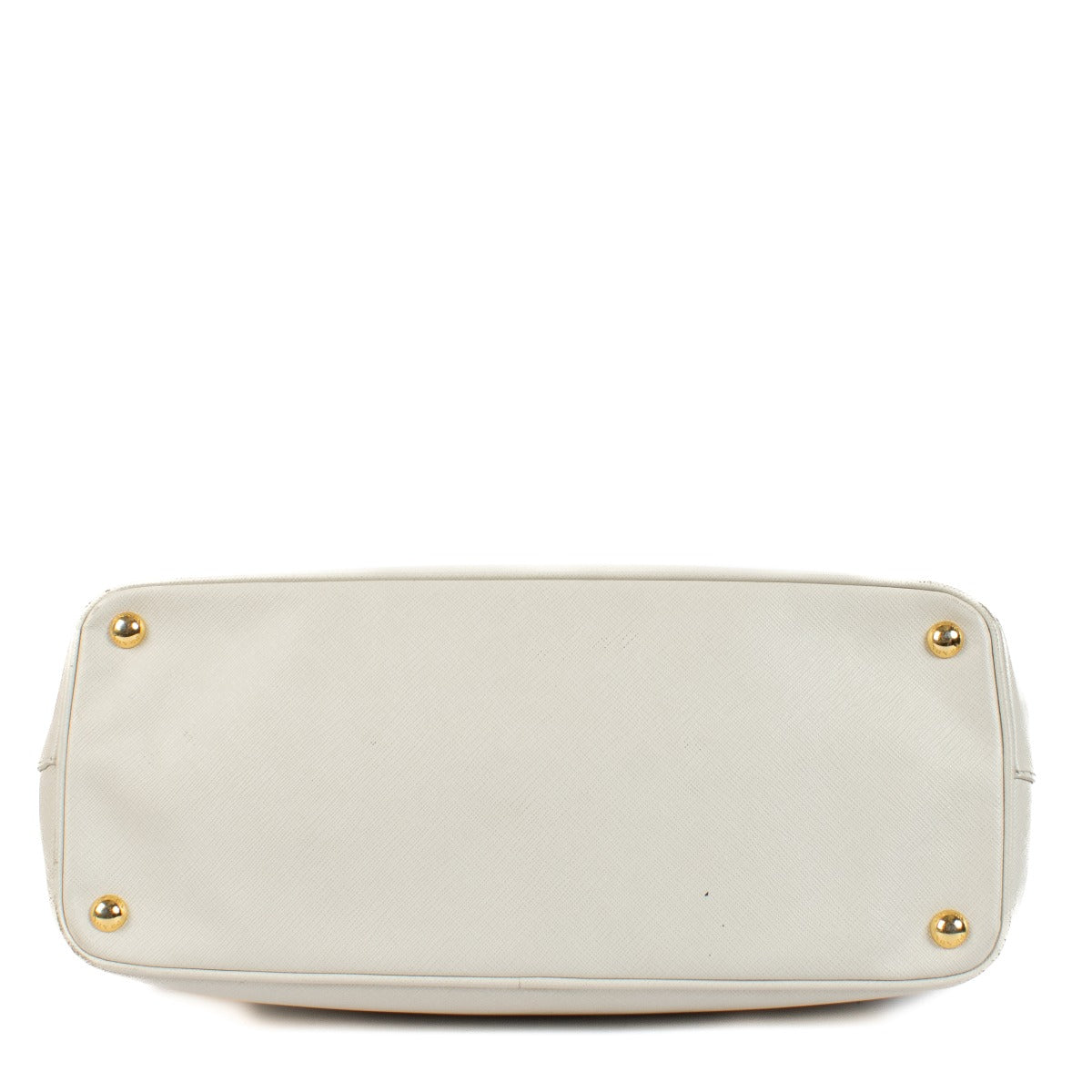 Shop safe online at Labellov in Antwerp, Brussels and Knokke this 100% authentic second hand Prada Talco Saffiano Lux Galleria Top Handle Bag