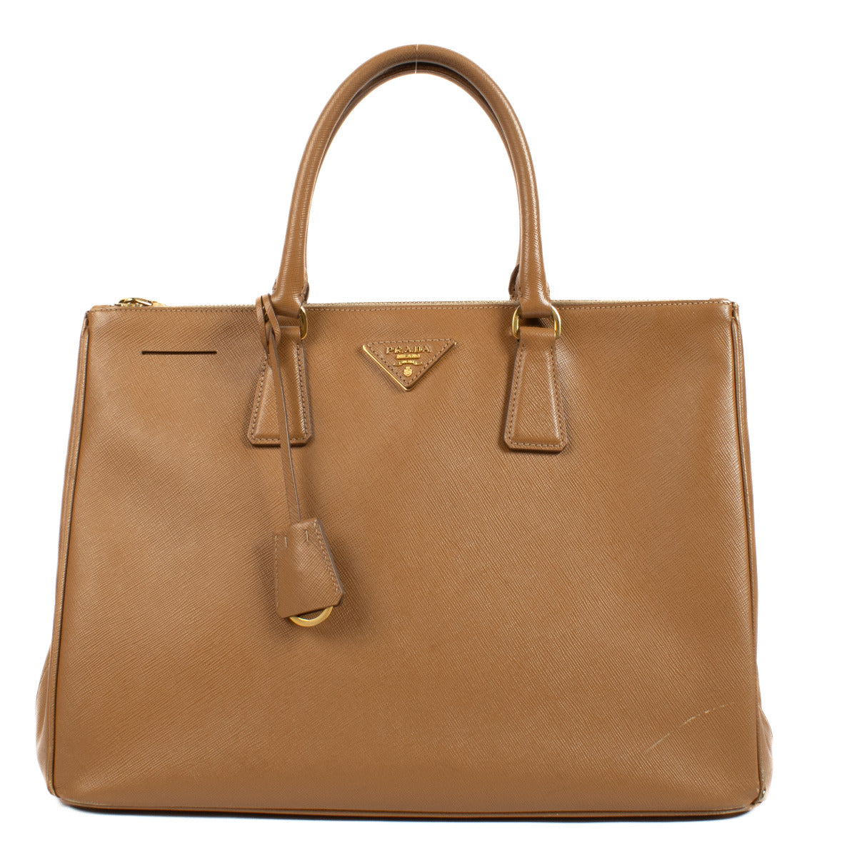 Prada Camel Saffiano Galleria Large Bag aan de beste prijs bij Labellov tweedehands luxe in Antwerpen en Knokke. Wij kopen en verkopen aan de beste prijs bij Labellov.