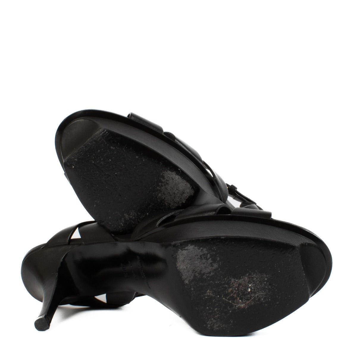 Shop safe online at Labellov in Antwerp, Brussels and Knokke this 100% authentic second hand Saint Laurent Black Leather Heels - Size 40,5