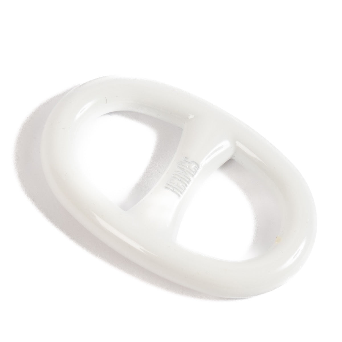 Hermès White Ceramic Chaine d'Ancre Scarf Ring aan de beste prijs bij Labellov tweedehands luxe in Antwerpen en Knokke.