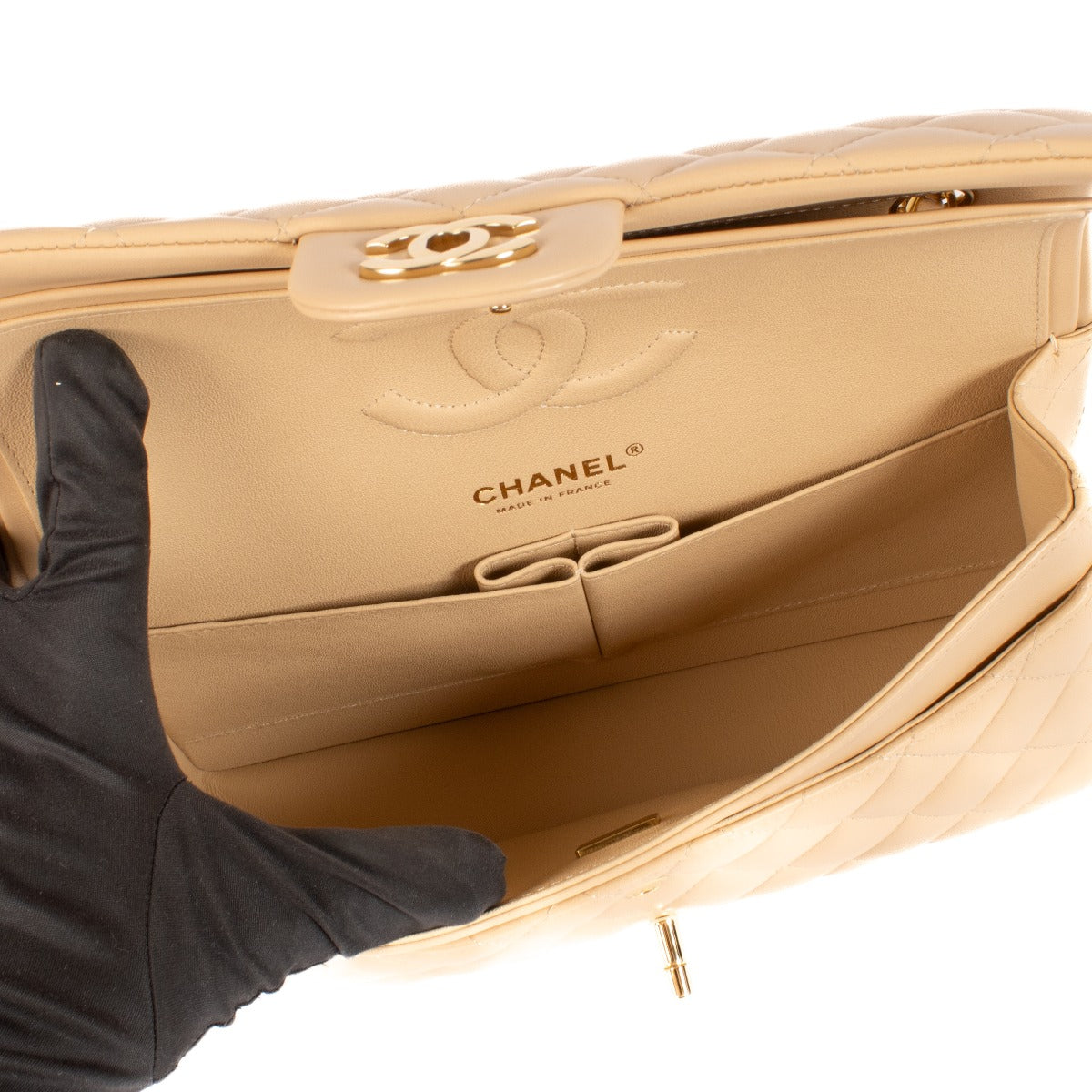 Sac Chanel Classique 11.12 moyen en agneau beige
