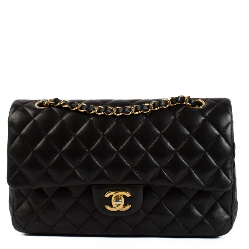 Shop safe online at Labellov in Antwerp, Brussels and Knokke this 100% authentic second hand Chanel Black Lambskin Medium Classic Flap Bag