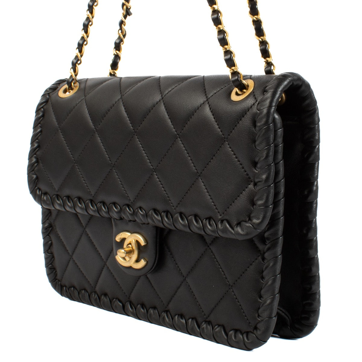 Shop safe online at Labellov in Antwerp, Brussels and Knokke this 100% authentic second hand Chanel Black Lambskin Braided Edge Flap Bag