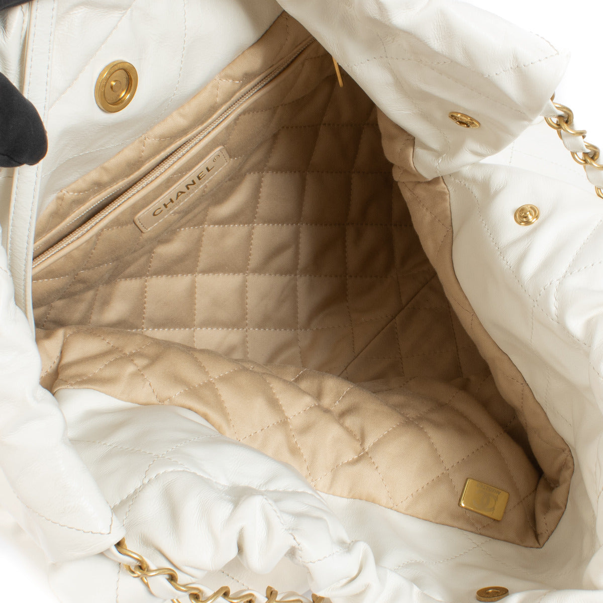 Sac Chanel 22 en cuir blanc