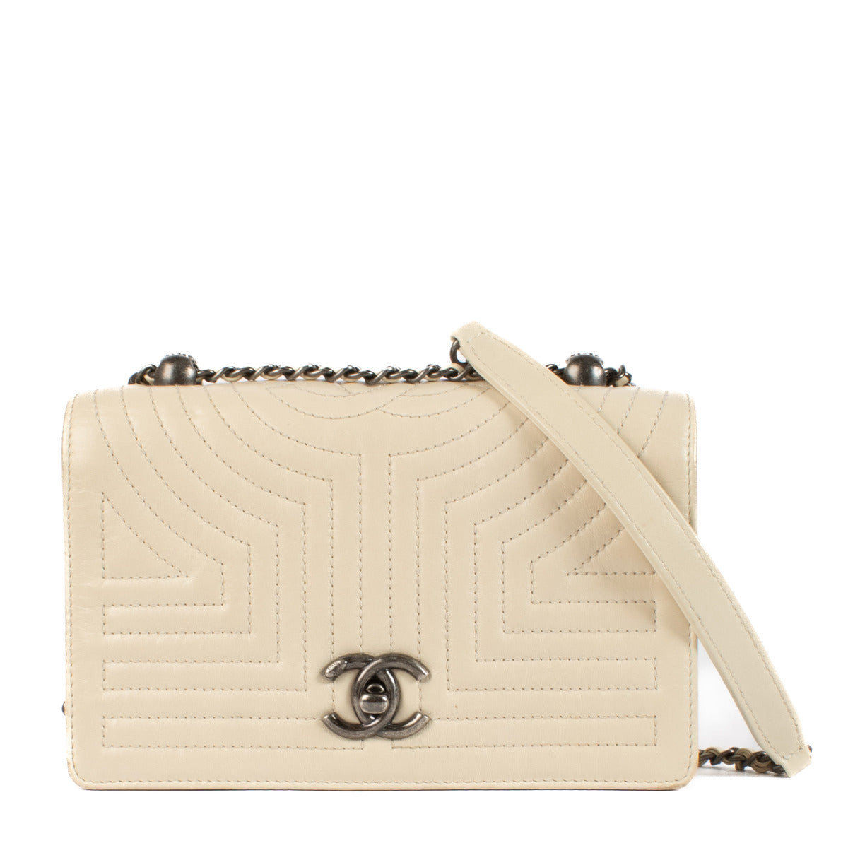 Chanel Beige Calfskin Quilted Small Korean Garden Flap Bag aan de beste prijs bij Labellov tweedehands luxe in Antwerpen en Knokke.