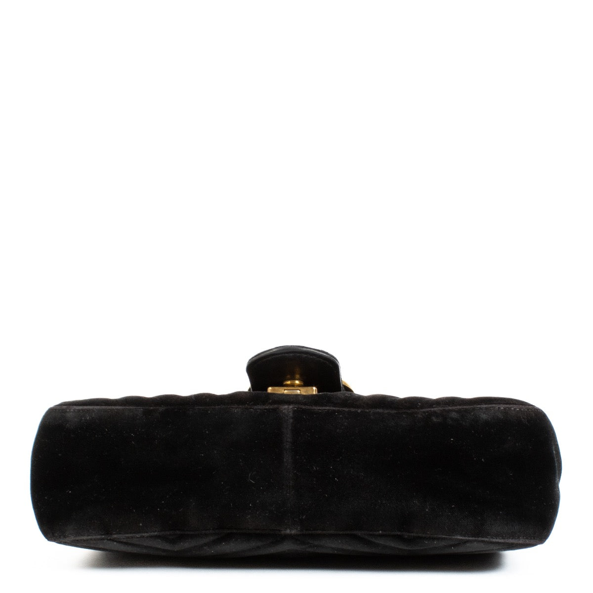 Shop safe online at Labellov in Antwerp, Brussels and Knokke this 100% authentic second hand Gucci Black Velvet Small GG Marmont Bag