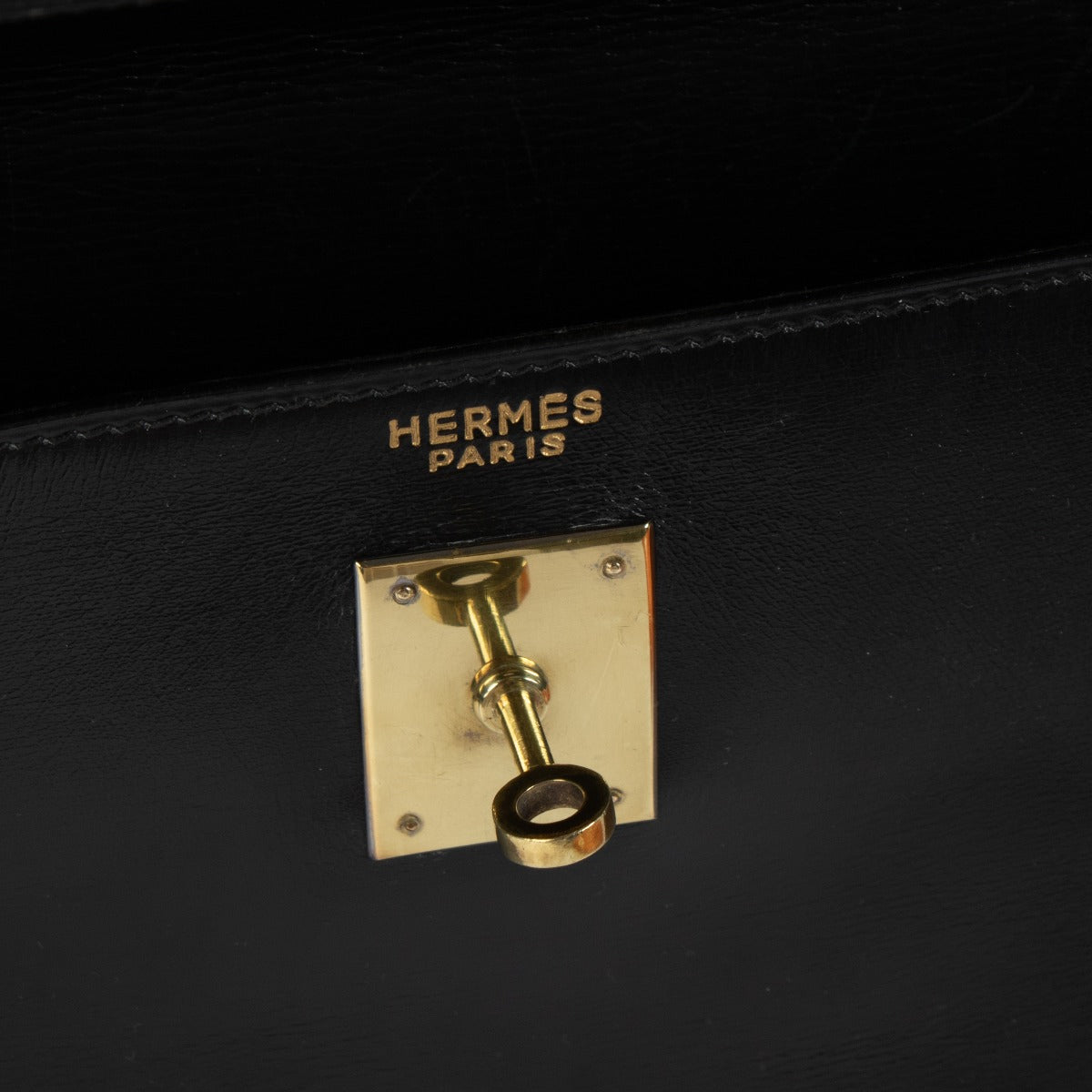 Authentic second hand Hermès Vintage Kelly 32 Black Box on www.labellov.com