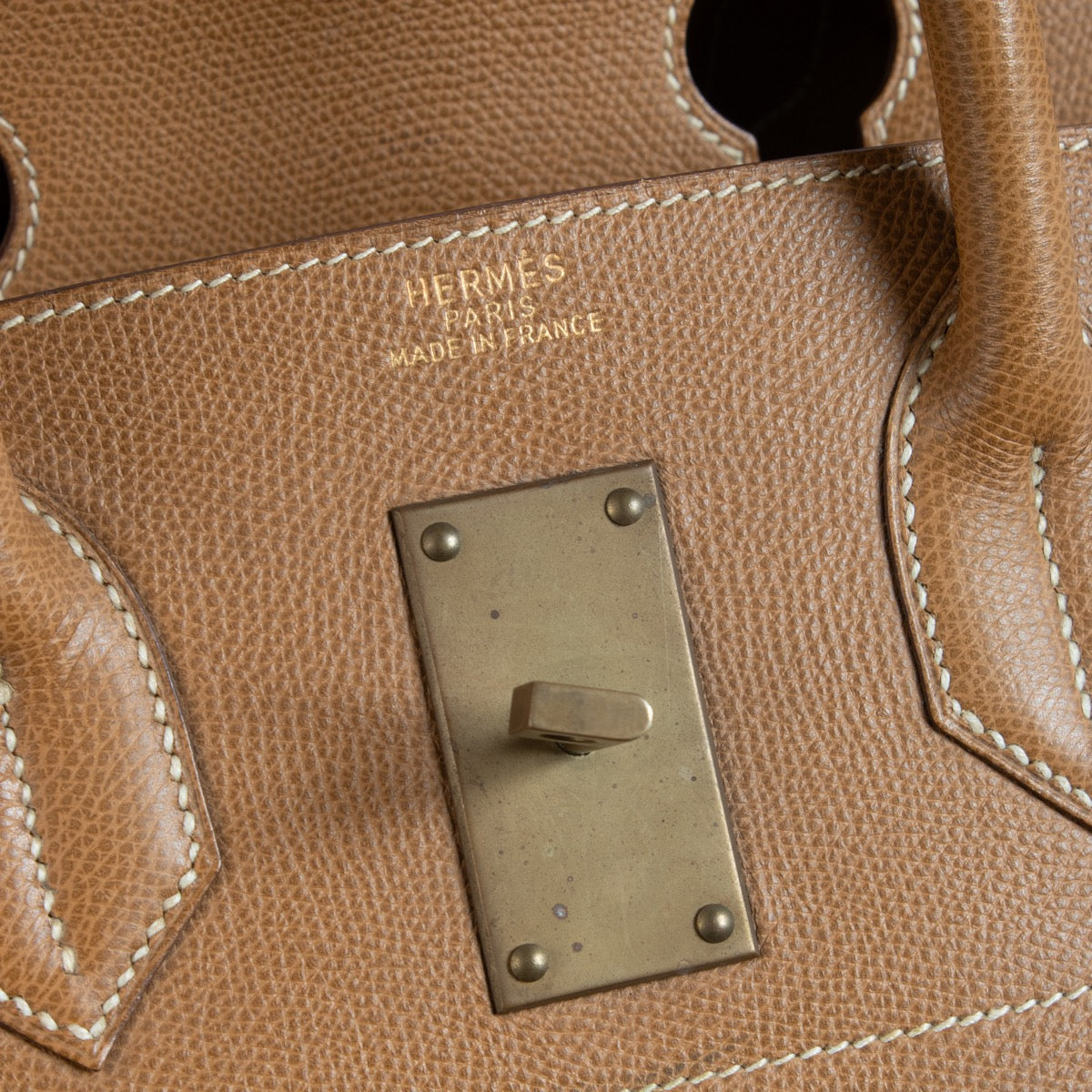 Shop safe online at Labellov in Antwerp, Brussel and Knokke this 100% authentic second hand Hermès Haut à Courroies 55 Natural Sable Vache Liegee