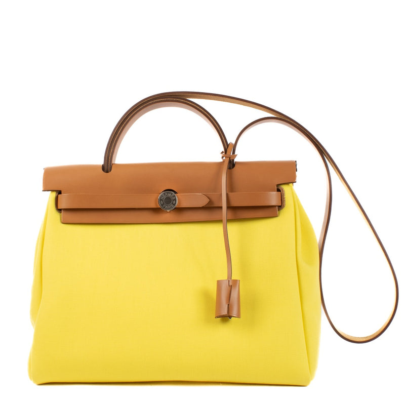 Authentic second hand brand new Hermès Herbag Zip 31 Jaune Citron/Naturel Sable Toile Officier/Hunter on www.labellov.com
