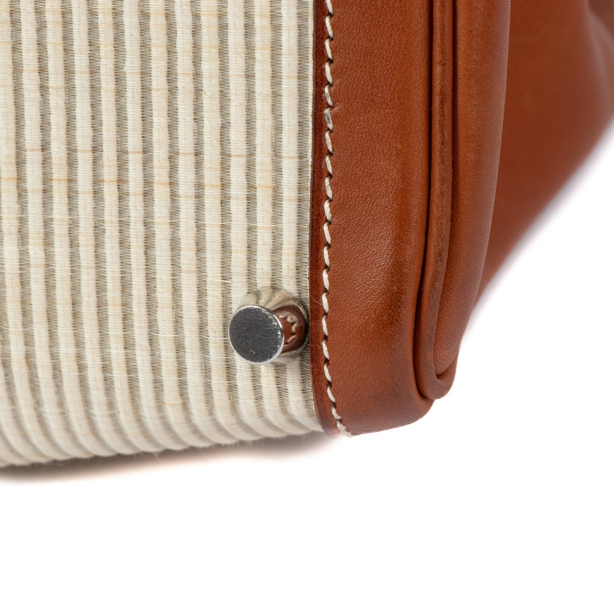 Authentic second hand vintage 2001 Hermès Kelly 40 Ecru/Fauve Crinoline/Barenia PHW on www.labellov.com