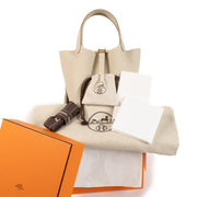 Authentic second hand Hermès 2024 Picotin 18 Beton Taurillon Clemence on www.labellov.com
