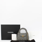 CHANEL Houndstooth Wool Mini Top Handle Bag with Gold-Tone Hardware aan de beste prijs bij Labellov tweedehands luxe in Antwerpen en Knokke
