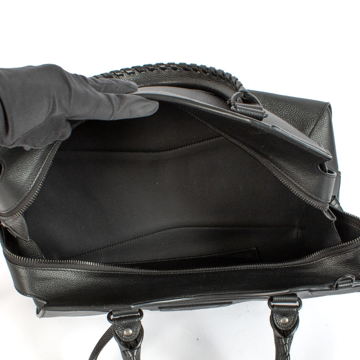 Shop safe online at Labellov in Antwerp, Brussels and Knokke this 100% authentic second hand Balenciaga Black Neo Classic Large Top Handle Bag