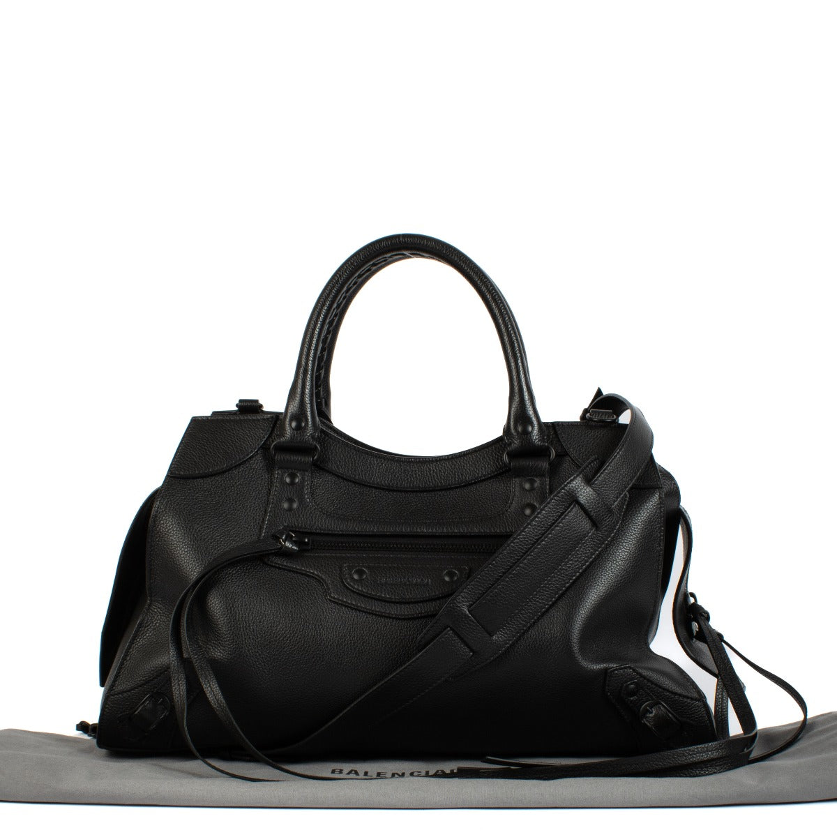 Shop safe online at Labellov in Antwerp, Brussels and Knokke this 100% authentic second hand Balenciaga Black Neo Classic Large Top Handle Bag