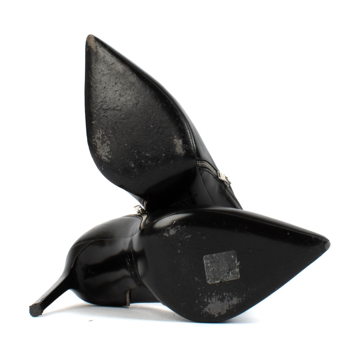 Shop safe online at Labellov in Antwerp, Brussels and Knokke this 100% authentic second hand Saint Laurent Black Leather Zipper Heels - Size 39,5