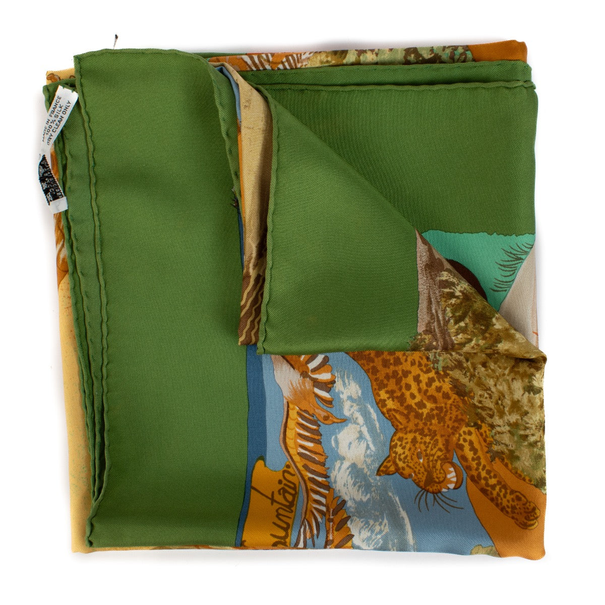 Shop safe online at Labellov in Antwerp, Brussel and Knokke this 100% authentic second hand Hermès Multicolor Nuba Mountain Silk Carré 90 Scarf