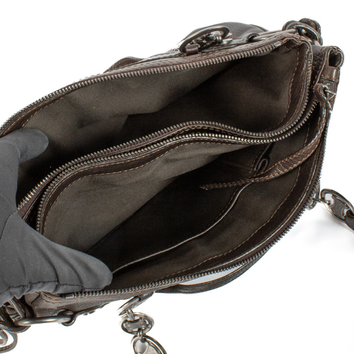 Shop safe online at Labellov in Antwerp, Brussels and Knokke this 100% authentic second hand Celine Brown Leather Shoulder Bag