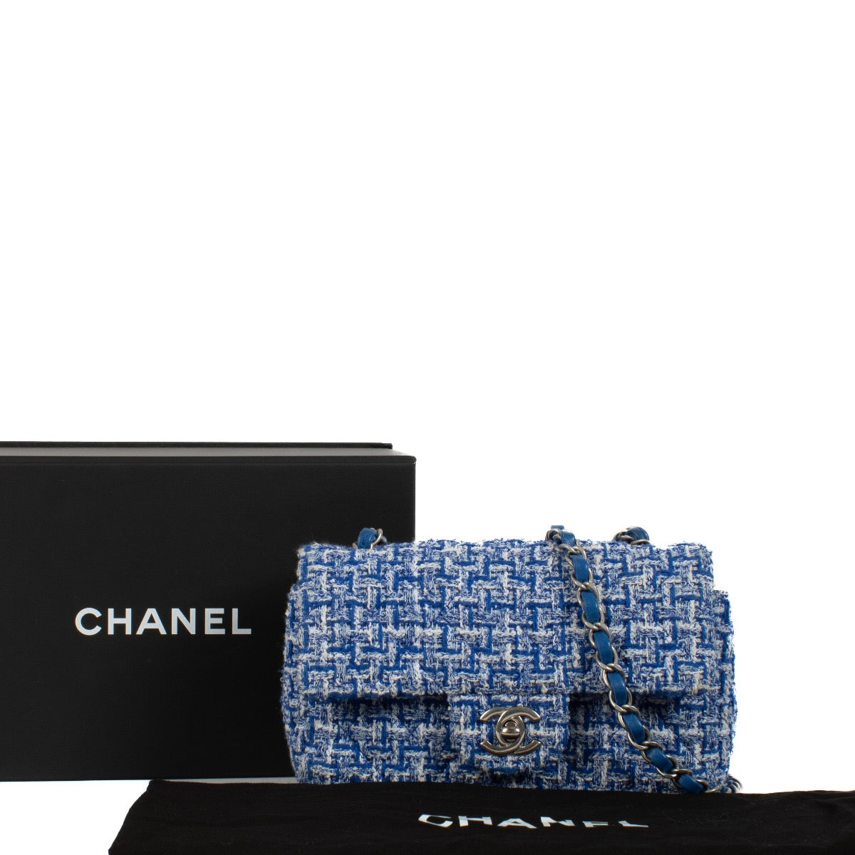 Shop safe online at Labellov in Antwerp, Brussels and Knokke this 100% authentic second hand Chanel Blue Tweed Mini Classic Flap Bag