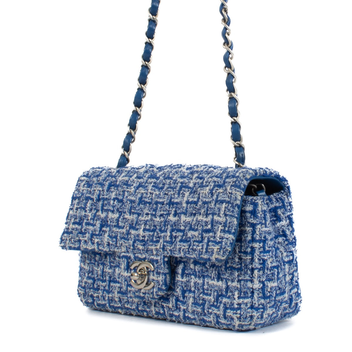 Shop safe online at Labellov in Antwerp, Brussels and Knokke this 100% authentic second hand Chanel Blue Tweed Mini Classic Flap Bag