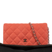 Shop safe online at Labellov in Antwerp, Brussels and Knokke this 100% authentic second hand Chanel Coral Matte Caviar Wallet On Chain