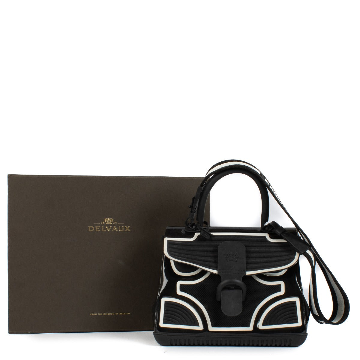 Shop safe online at Labellov in Antwerp, Brussels and Knokke this 100% authentic second hand Delvaux Brillant MM Champion Limited Edition Bag