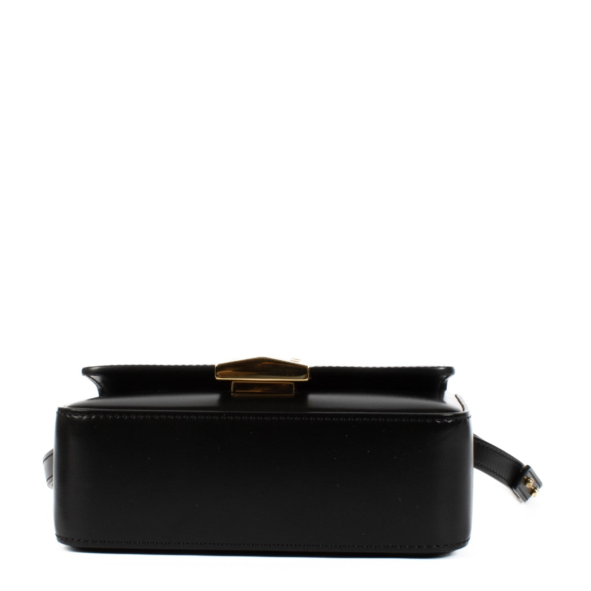 Shop safe online at Labellov in Antwerp, Brussels and Knokke this 100% authentic second hand Givenchy Black Box Calfskin Small 4G Crossbody Bag