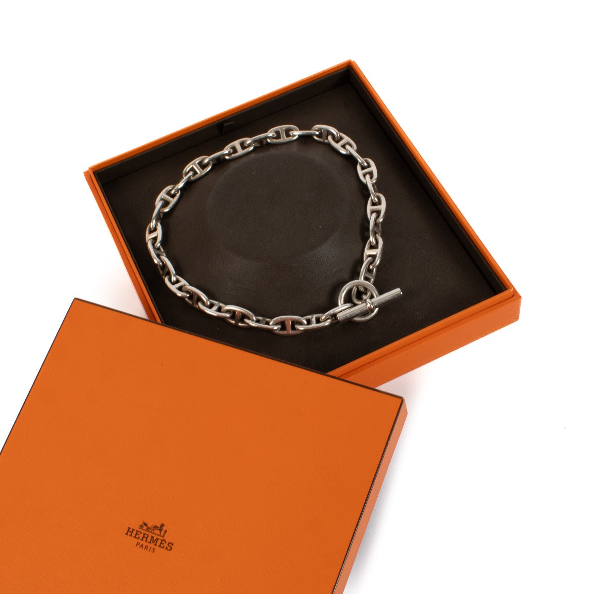Shop safe online at Labellov in Antwerp, Brussels and Knokke this 100% authentic second hand Hermès Silver Chaine d'Ancre Large Necklace