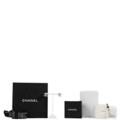 Shop safe online at Labellov in Antwerp, Brussels and Knokke this 100% authentic second hand Chanel 20C Crystal CC Earrings