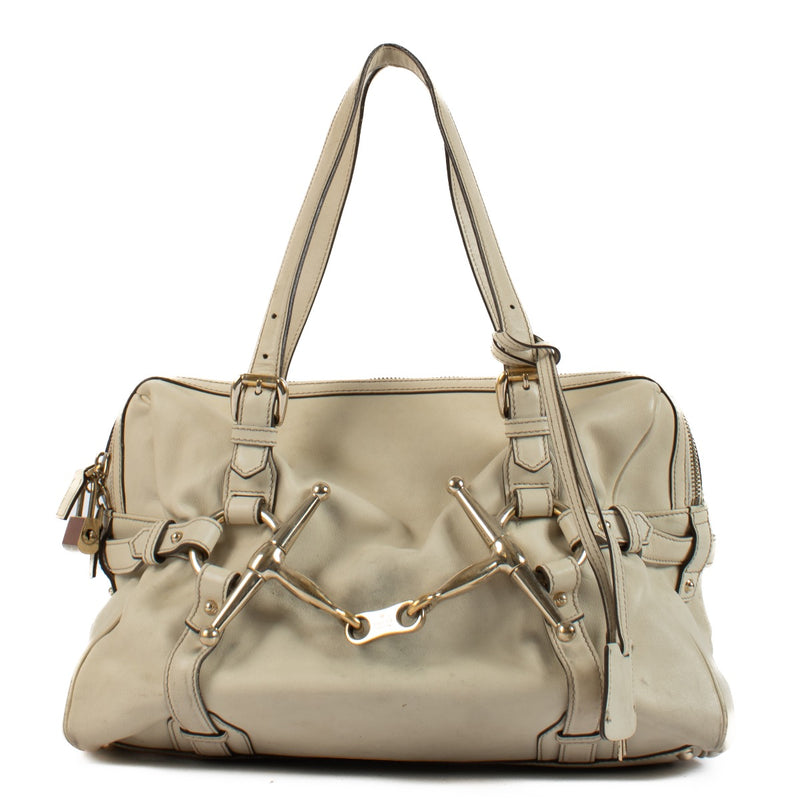 Shop safe online at Labellov in Antwerp, Brussels and Knokke this 100% authentic second hand Gucci White Leather 85th Anniversary Shoulder Bag