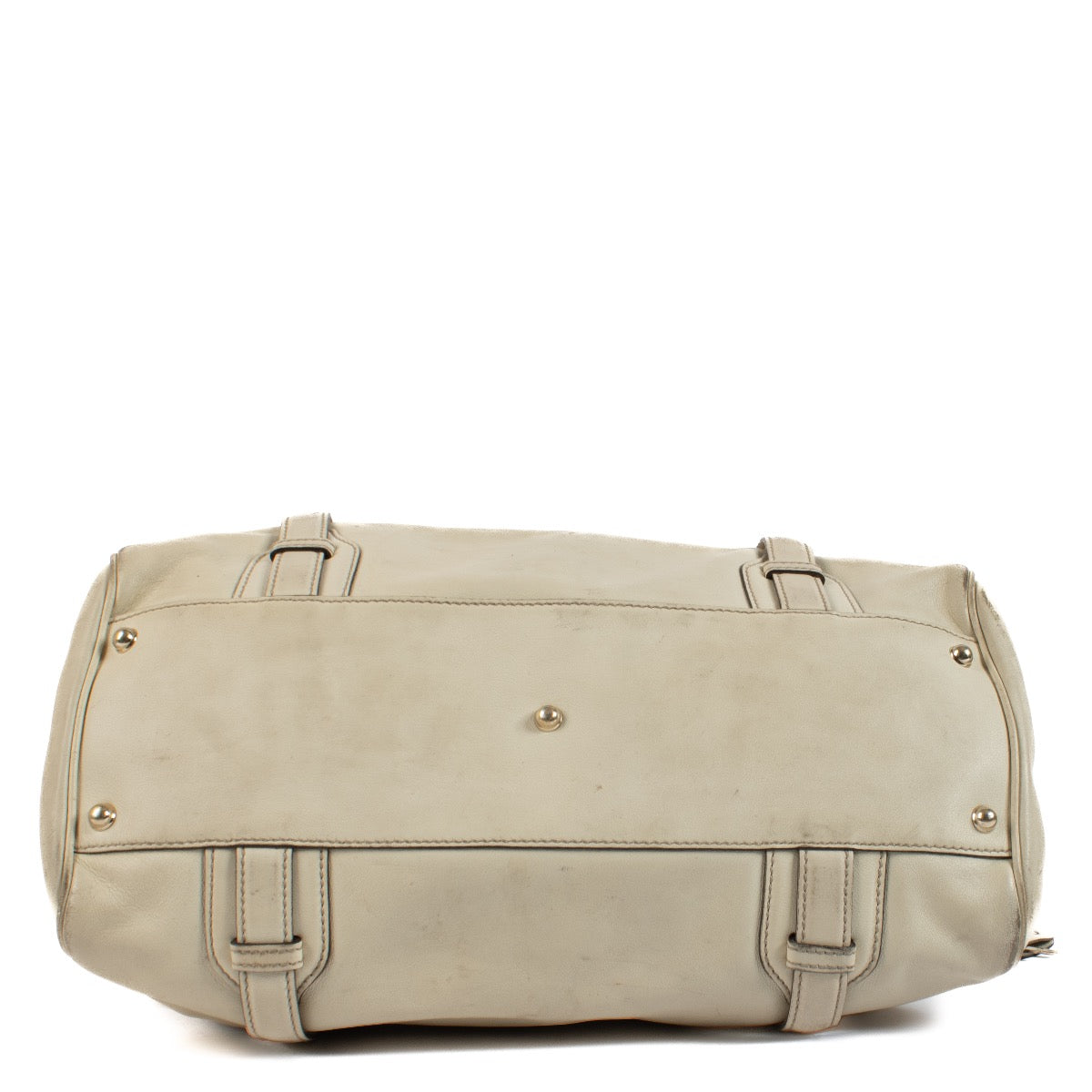 Shop safe online at Labellov in Antwerp, Brussels and Knokke this 100% authentic second hand Gucci White Leather 85th Anniversary Shoulder Bag