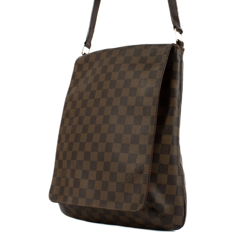 Shop safe online at Labellov in Antwerp, Brussels and Knokke this 100% authentic second hand Louis Vuitton Damier Ebene Musette Salsa Crossbody Bag