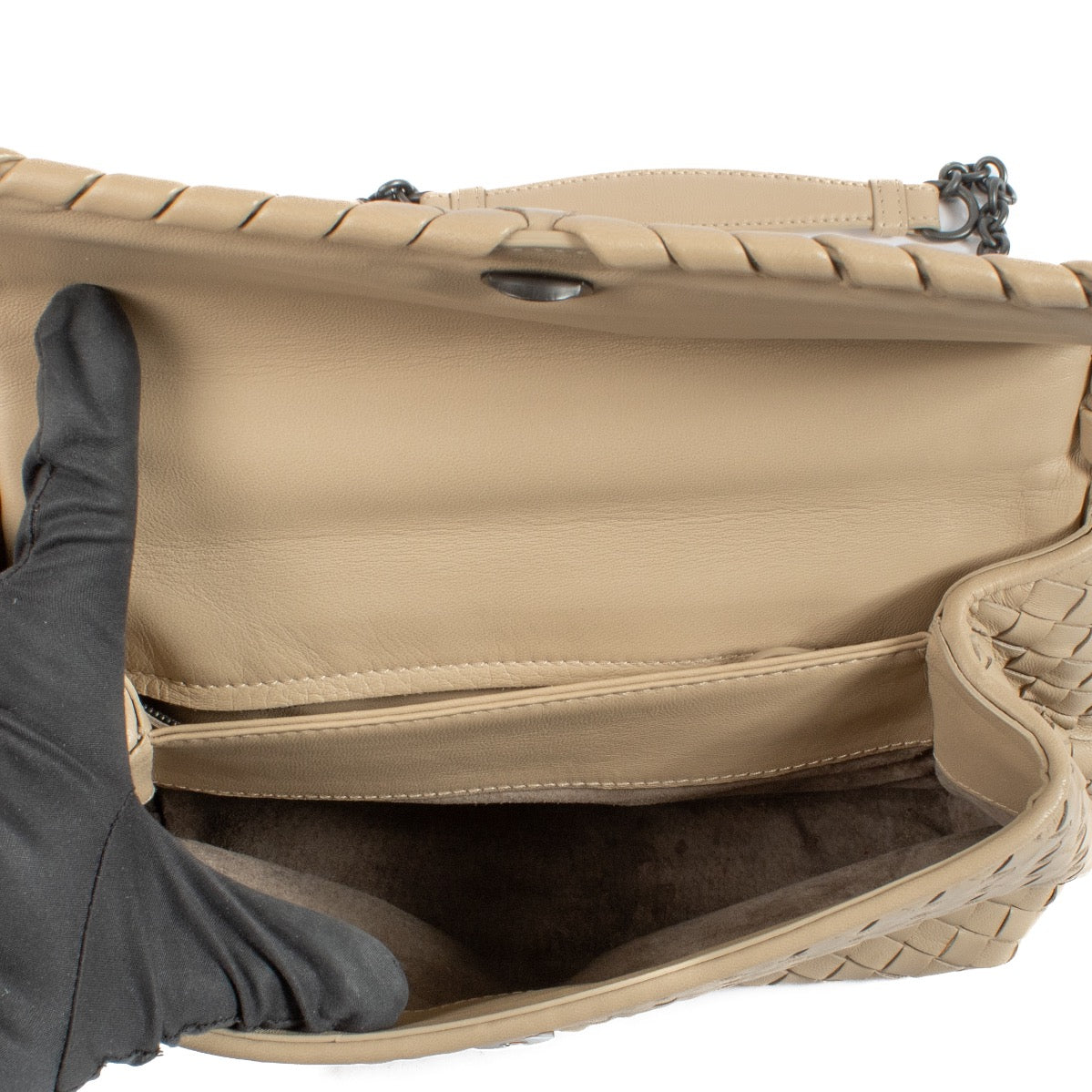 Shop 100% authentic second hand Bottega Veneta Beige Shoulder Bag on Labellov.com