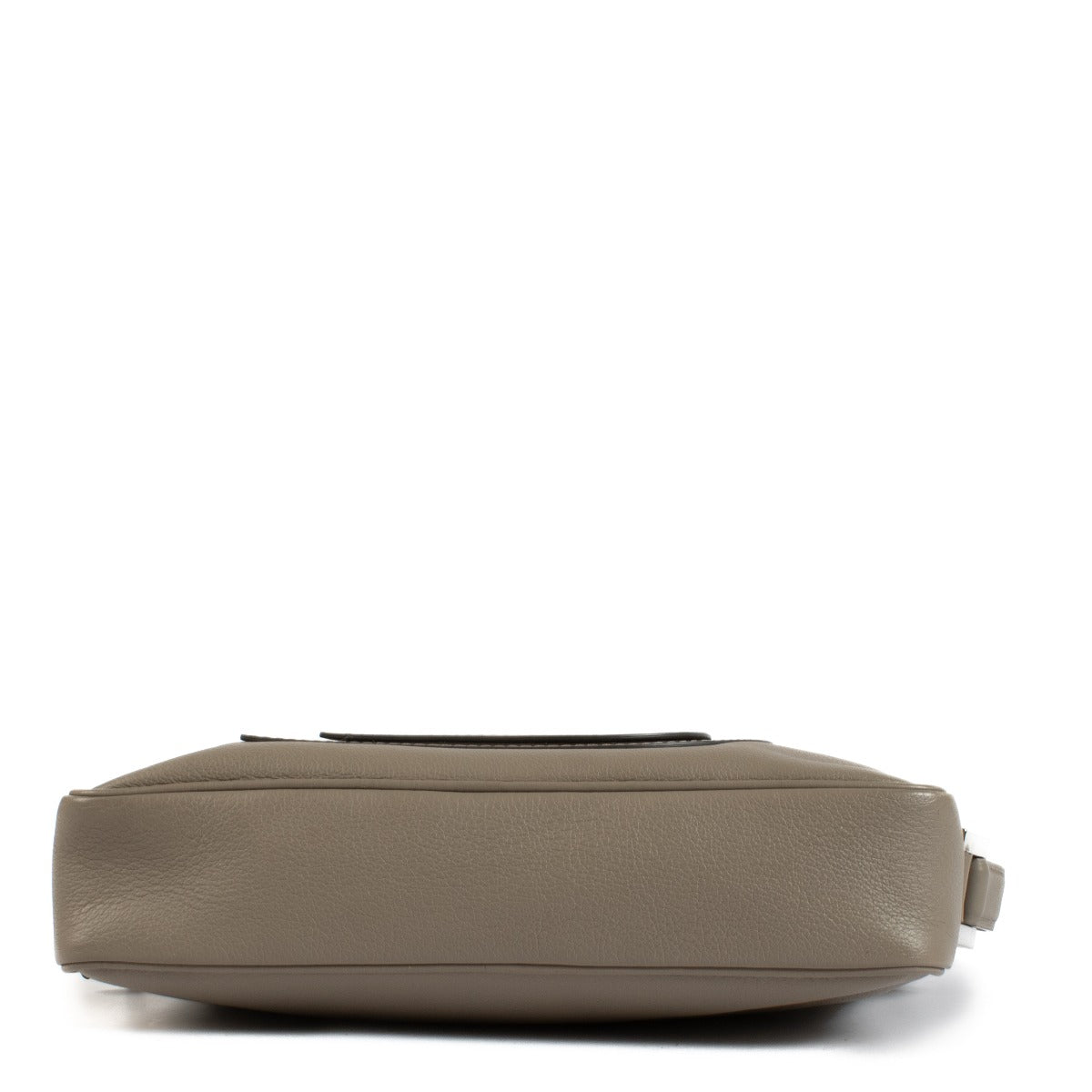 Shop safe online at Labellov in Antwerp, Brussels and Knokke this 100% authentic second hand Delvaux Taupe Leather Louise Crossbody Bag