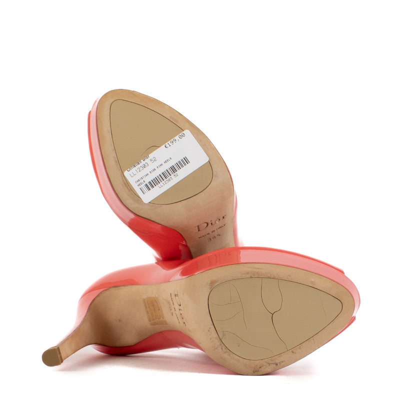 Shop safe online at Labellov in Antwerp, Brussels and Knokke this 100% authentic second hand Christian Dior Pink Patent Platform Heels - Size 38,5