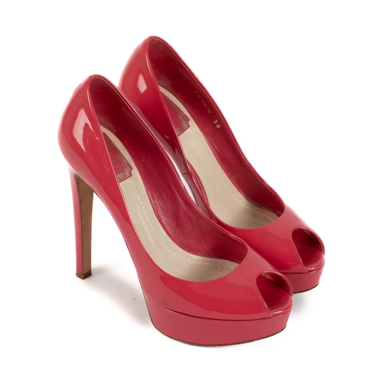 Shop safe online at Labellov in Antwerp, Brussels and Knokke this 100% authentic second hand Christian Dior Pink Patent Platform Heels - Size 38