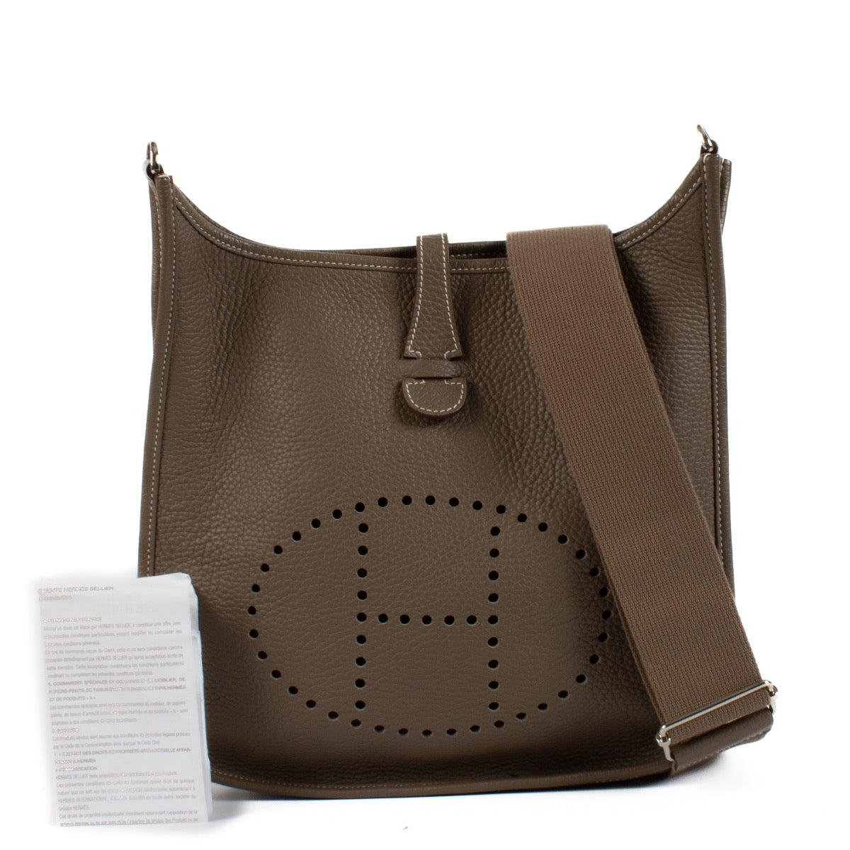 Shop safe online at Labellov in Antwerp, Brussels and Knokke this 100% authentic second hand Hermès Etoupe Clemence Taurillon Evelyne III 29