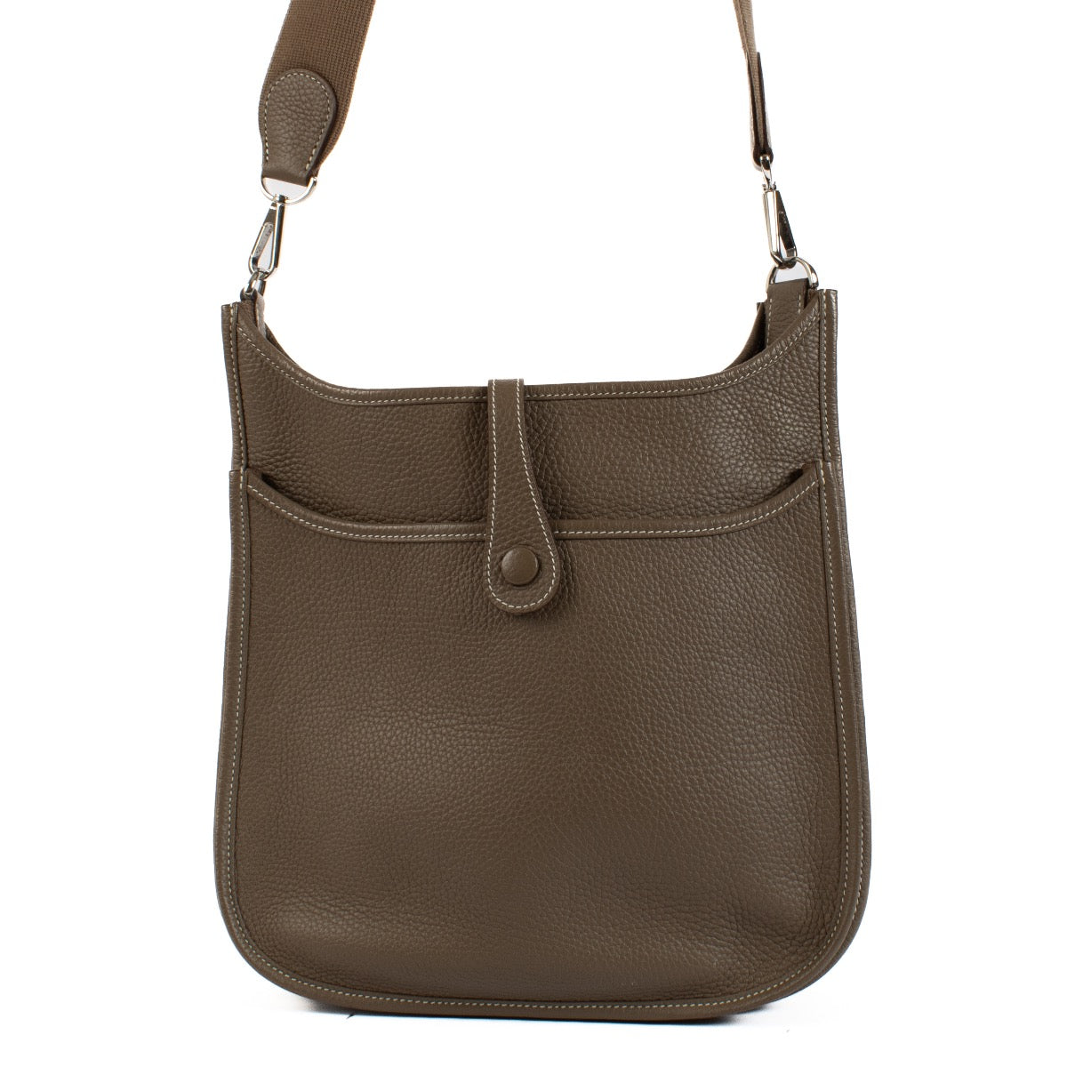 Shop safe online at Labellov in Antwerp, Brussels and Knokke this 100% authentic second hand Hermès Etoupe Clemence Taurillon Evelyne III 29