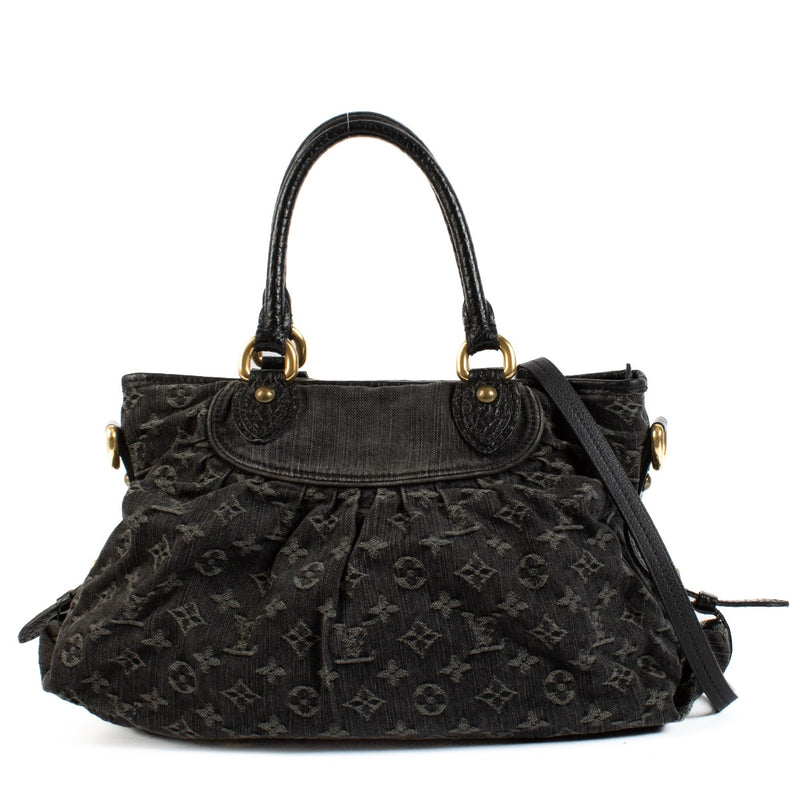 Shop safe online at Labellov in Antwerp, Brussels and Knokke this 100% authentic second hand Louis Vuitton Denim Monogram Neo Cabby MM Top Handle