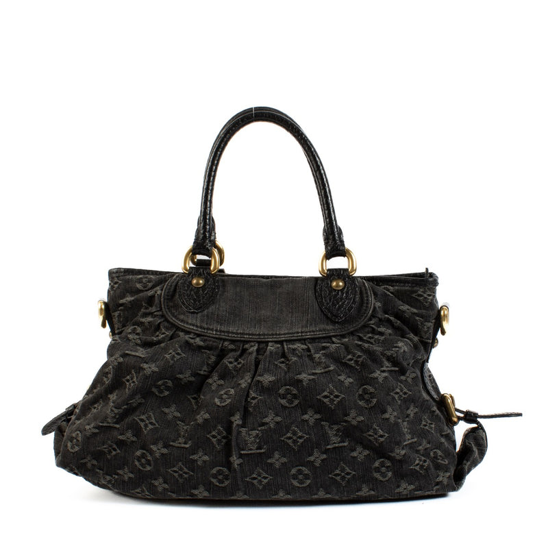 Shop safe online at Labellov in Antwerp, Brussels and Knokke this 100% authentic second hand Louis Vuitton Denim Monogram Neo Cabby MM Top Handle