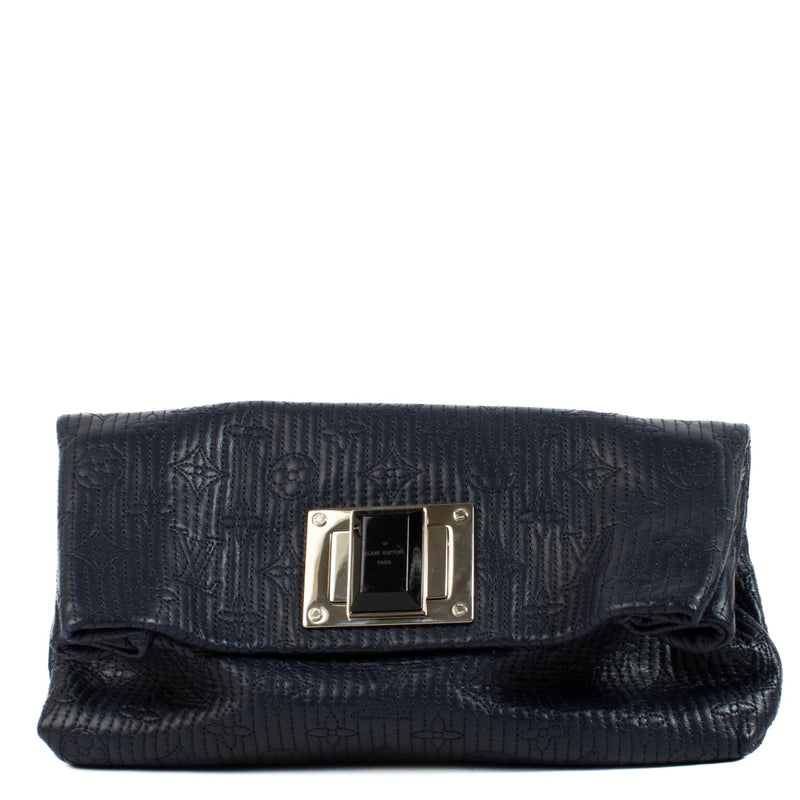 Authentic second hand Louis Vuitton Blue Altair Clutch on Labellov.com